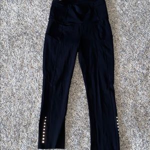 Black cropped Lululemon leggings